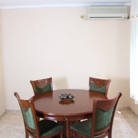 Apartment Luka Kotor Luaran gambar