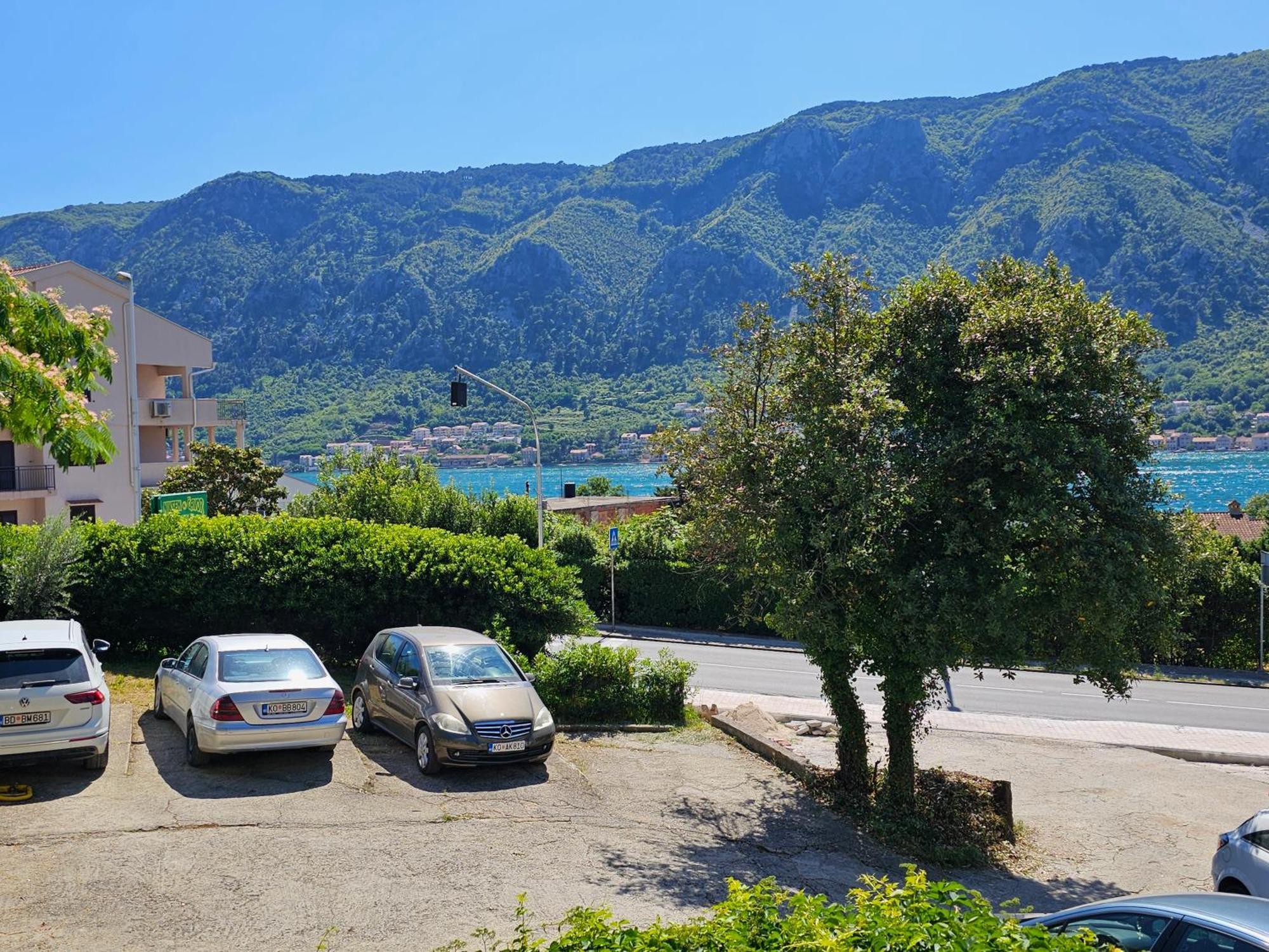 Apartment Luka Kotor Luaran gambar